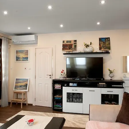Apartment Sea Garden Lux