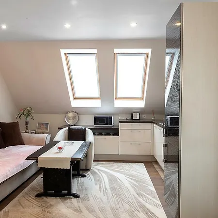 Sea Garden Lux Apartment *